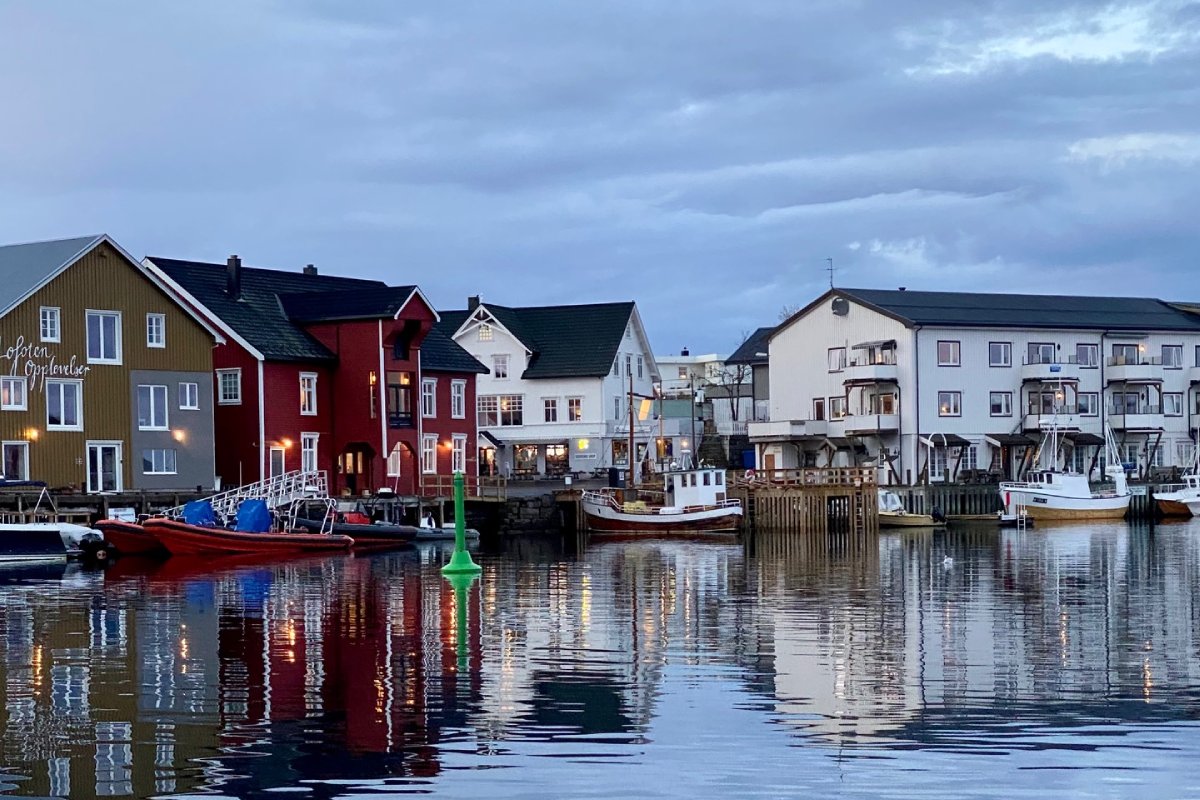 Hennisgravaer Summer harbor